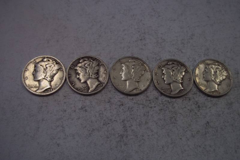 lot 192 image: Group Lot of 5  90% Silver Mercury Dimes 1942