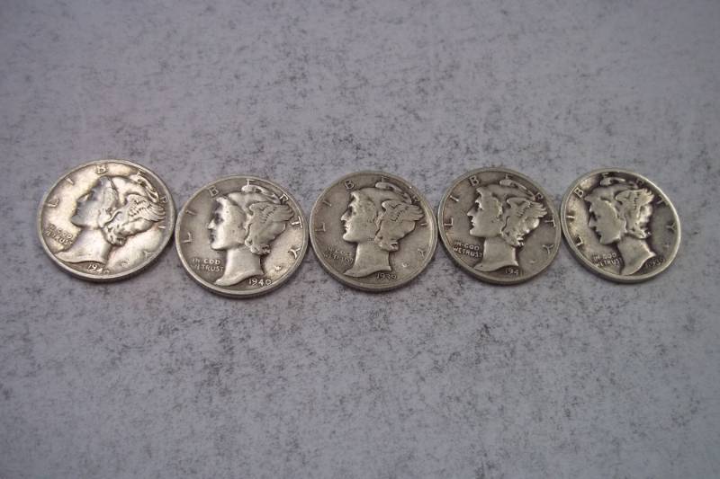 lot 195 image: Group Lot of 5  90% Silver Mercury Dimes