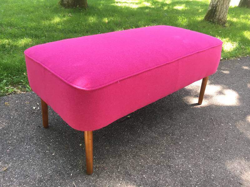 NEW - Safavieh Furniture Bench w cover