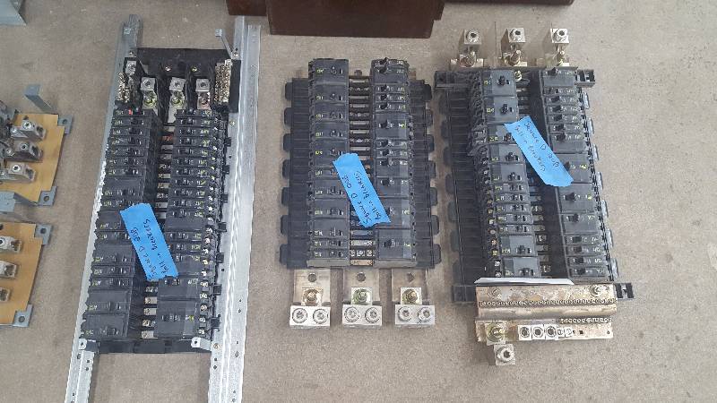 lot 59 image: Lot of (3) Square D QOB Bolt in Breakers