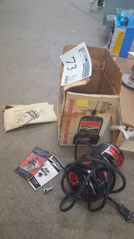 lot 73 image: Roto Zip Drywall Cutting Tool