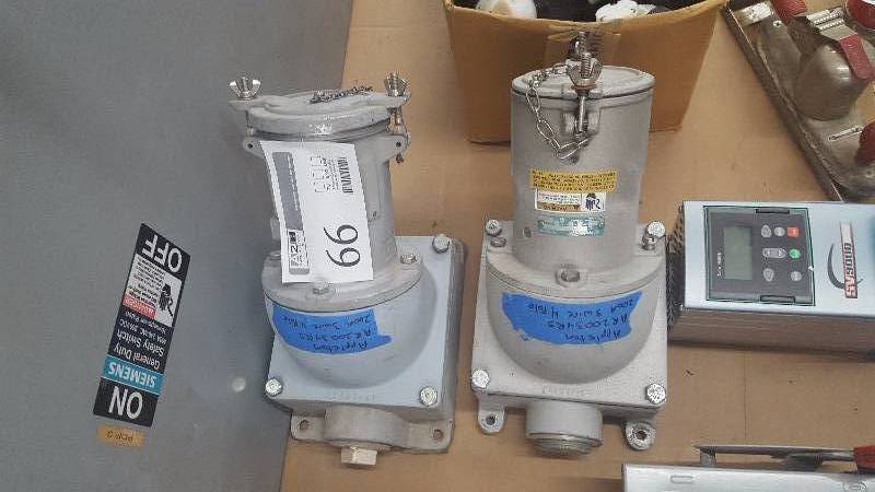 lot 66 image: Lot of (2) Appleton AR20034R5 200 Amp 3 Wire 4 Pole