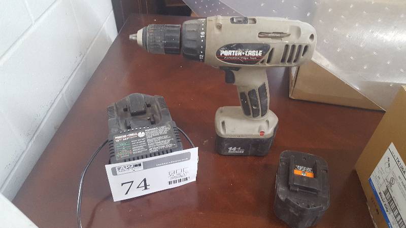 lot 74 image: Porter Cable 14 Volt Cordless 38 Inch Drill