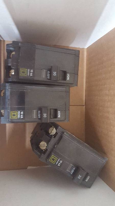 lot 75 image: Lot of (3) Square D QO 2-pole 30 Amp Breakers