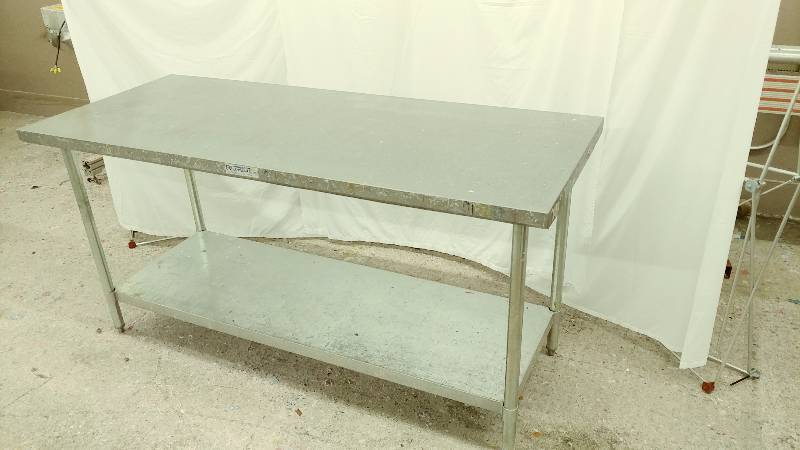 lot 208 image: Patriot Stainless Steel Table