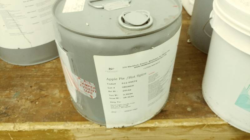 lot 221 image: 18.1lbs of Apple Pie Hot Spice Fragrance Oil