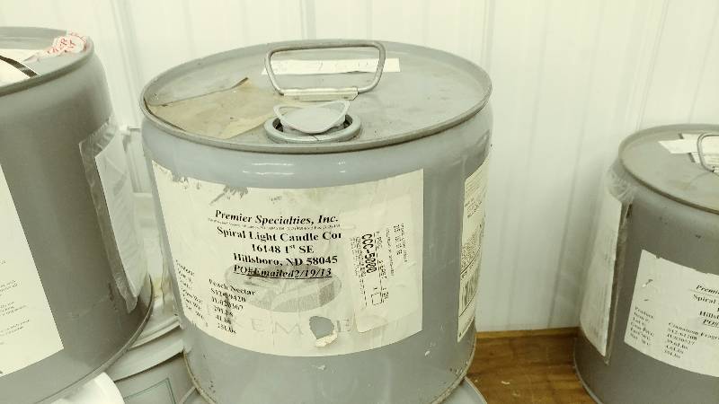 lot 231 image: 9.5lbs of Peach Nectar Fragrance Oil