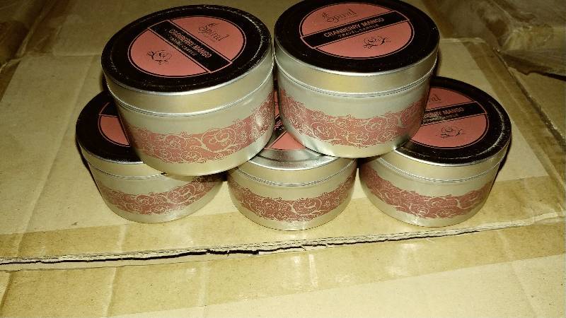 lot 131 image: 500 NEW Round Metal Tins with Covers (6oz)