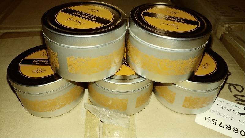 lot 132 image: 500 NEW Round Metal Tins with Covers (6oz)