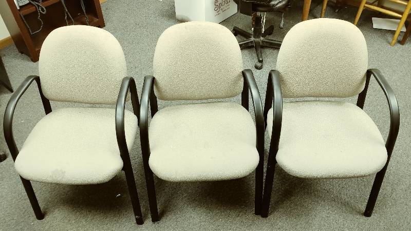 lot 23 image: 3 Office Chairs