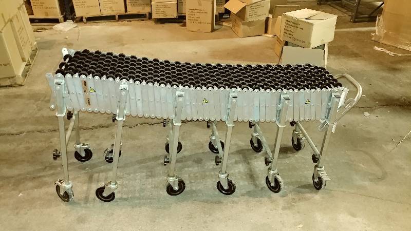 lot 104 image: NestaFlex 226 Expandable Conveyor