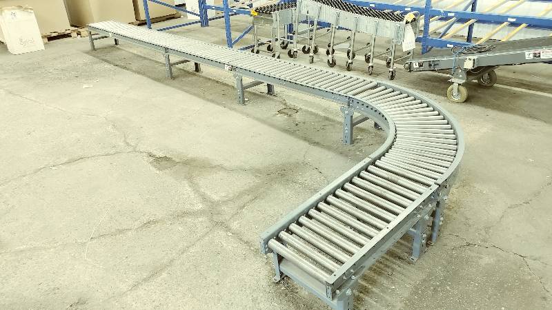 lot 105 image: Titan Gravity Conveyor (Adjustable)