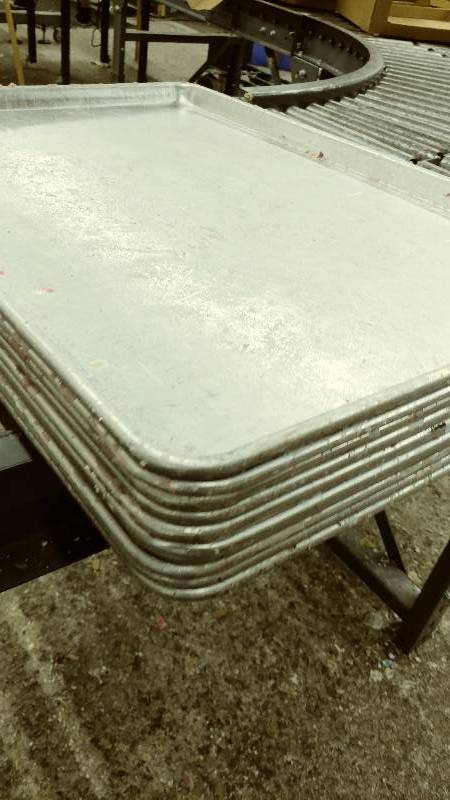 lot 407 image: 10 Baking Sheets