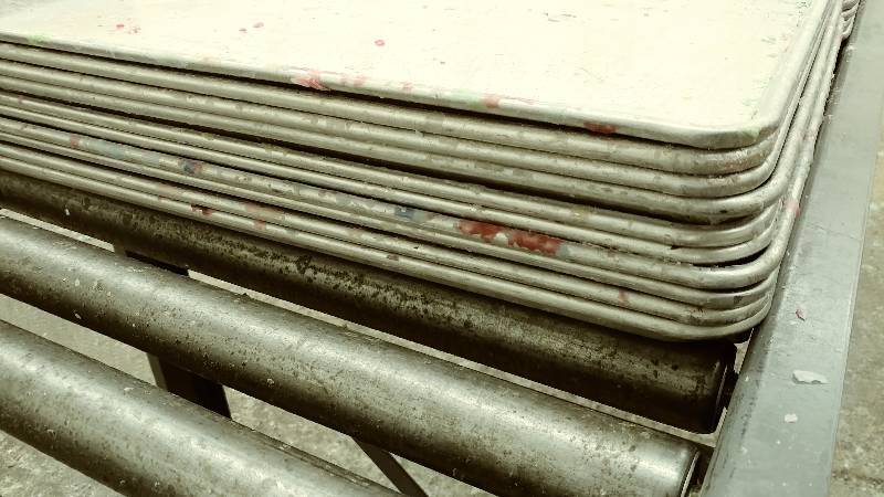 lot 405 image: 10 Baking Sheets