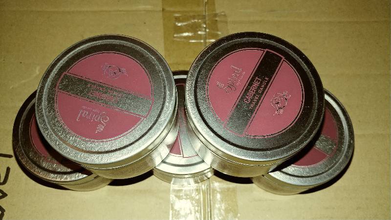 lot 121 image: 500 NEW Round Metal Tins with Covers (6oz)
