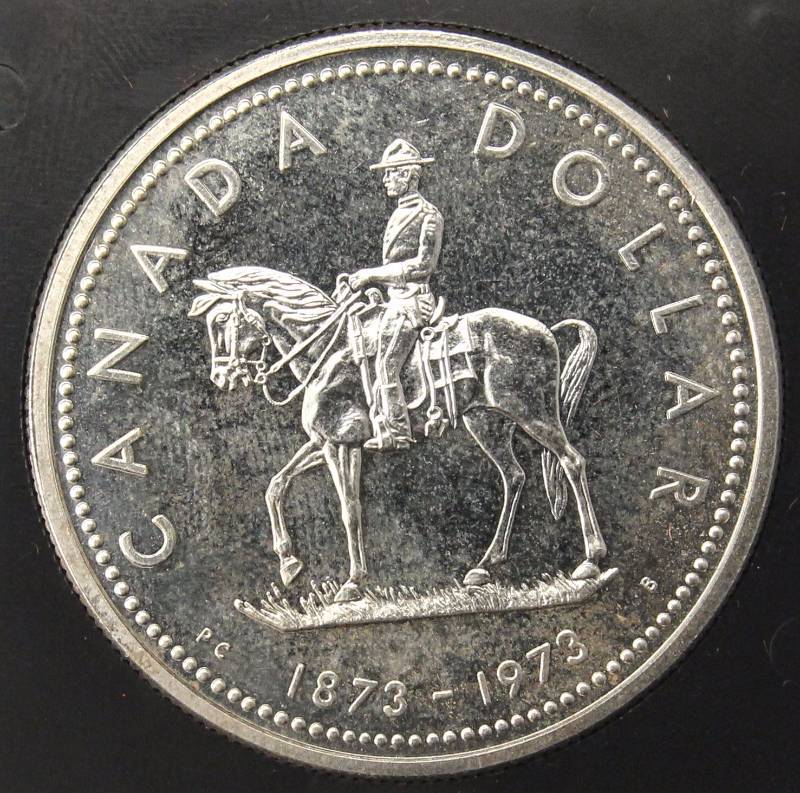 1973 ROYAL CANADIAN MOUNTED POLICE SILVER DOLLAR IN BLACK CASE