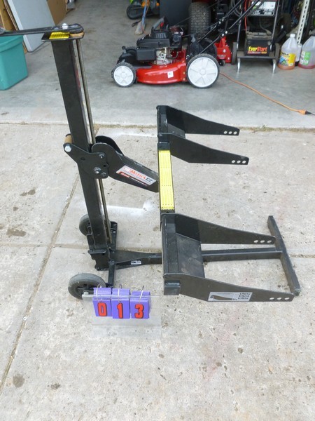 SnS Auctions # 267 Tool boxes, mowers & misc.