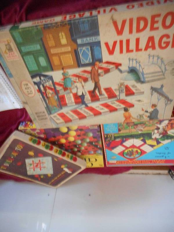 4 VINTAGE GAMES