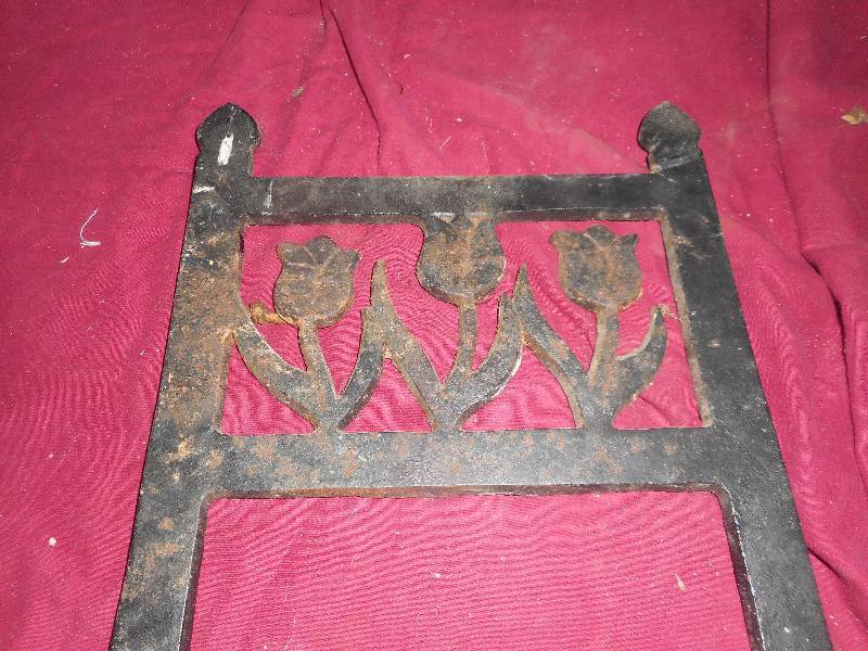ANTIQUE CAST IRON GARDEN ORNAMENT