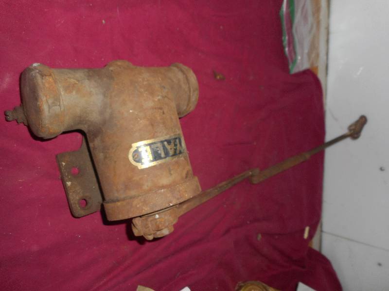 ANTIQUE YALE DOOR PLUNGER