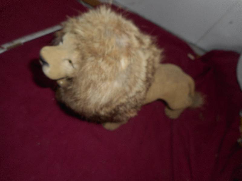 VINTAGE LION FIGURENE