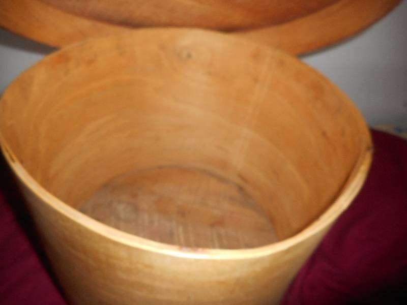 WOODEN ROUND BOX AND COVER
