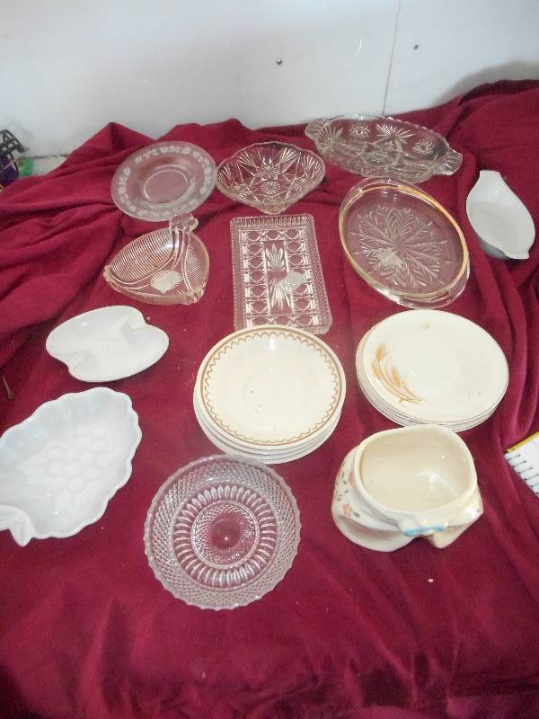 VINTAGE AND ANTIQUE GLASSWEAR