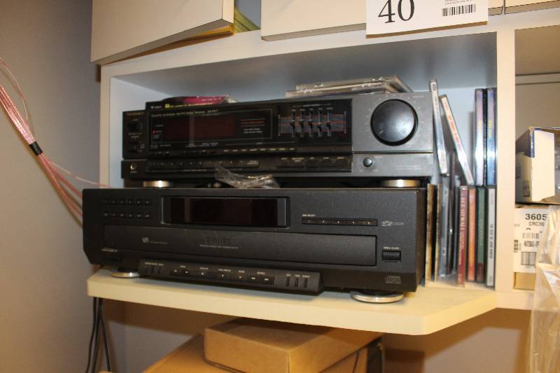 Lot of (2) Electronics Includes 1) Technics Quartz Synthesizer AMFM Stereo Receiver AND 1) Philips 900 Series Compact Disc Changer