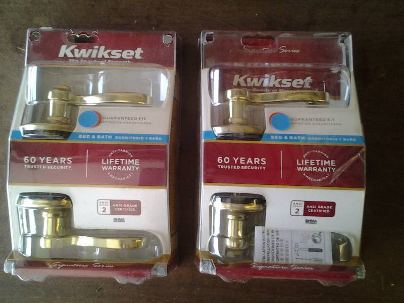 lot 52 image: Pair Brass Kwik-Set Hall, & Closet Door Handles