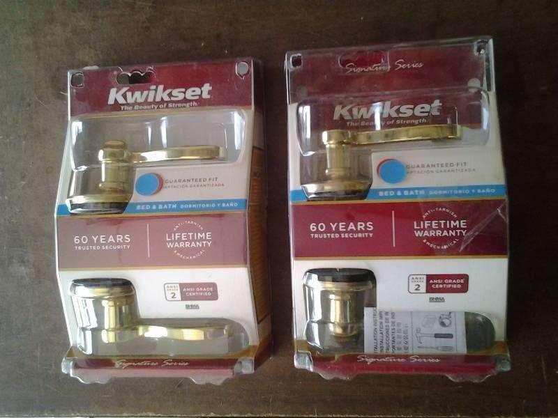 lot 53 image: Pair Brass Kwik-Set Hall, & Closet Door Handles