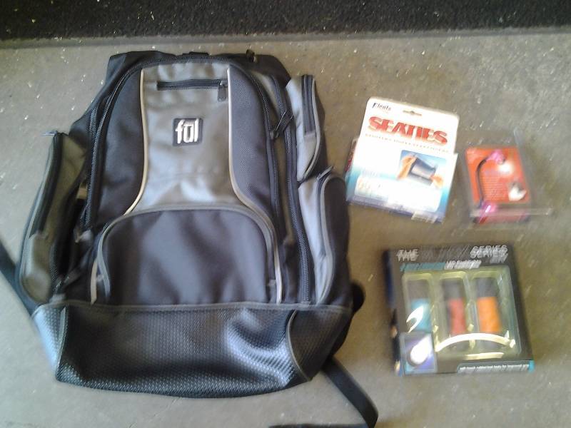 lot 57 image: New Back Pack, 3-Pack Led Flashlights, Reading Light, Toilet Seat Cover