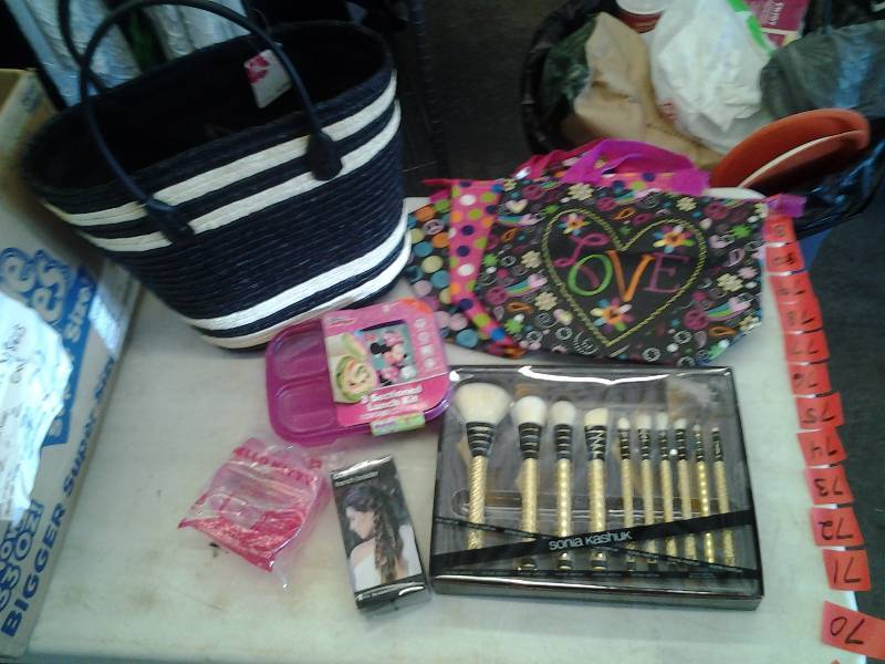 lot 69 image: Straw Tote Lunch Boxes, Make-Up Brushes, French Braiding Tool