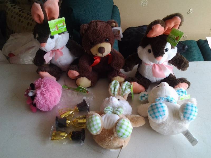 lot 71 image: Bag Lot Of Stuffed Animals