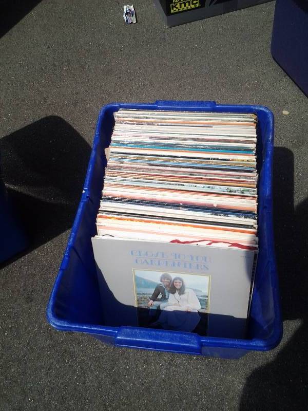 lot 80 image: Tote Full Of Record Albums (Approx 100)  50s-60s Classical & Oldies