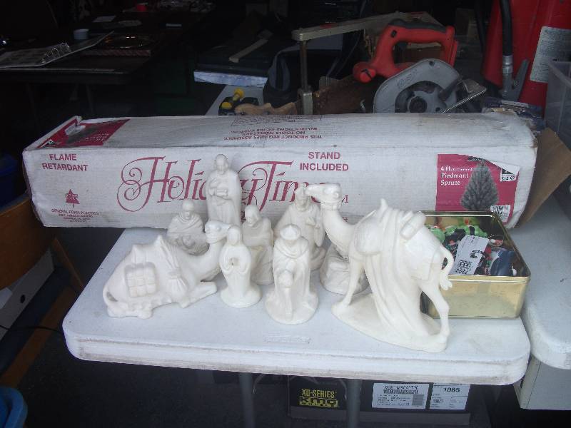 lot 97 image: 4 Foot Christmas Tree With Ornaments & Nativity Scene