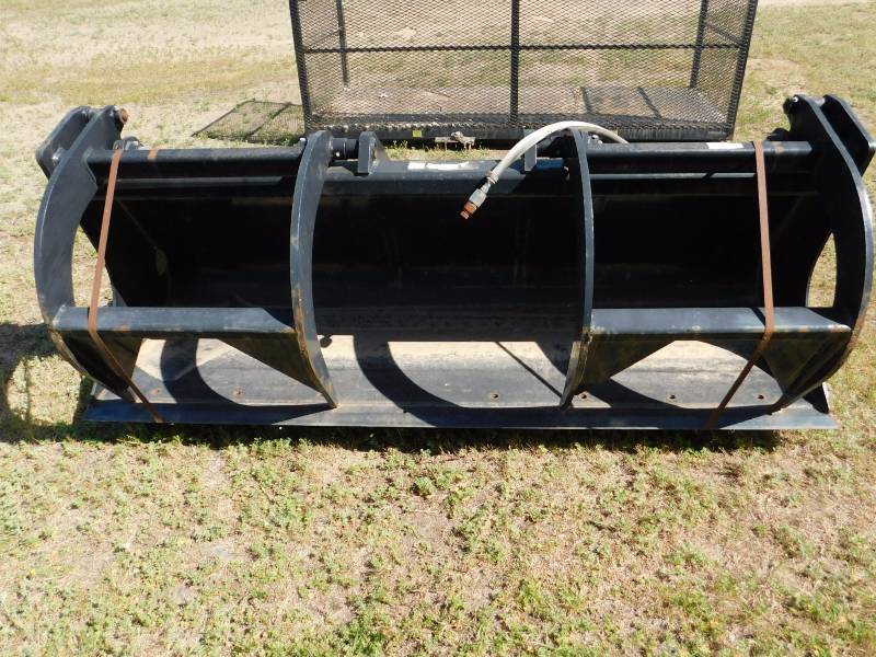 lot 20 image: Major Grapple Bucket Attachment