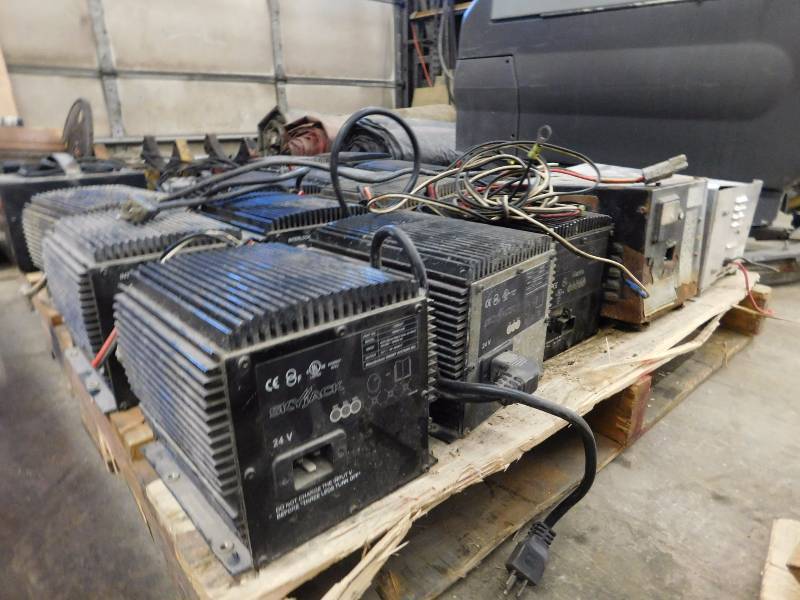 lot 28 image: Misc Lot of 24 Volt Chargers