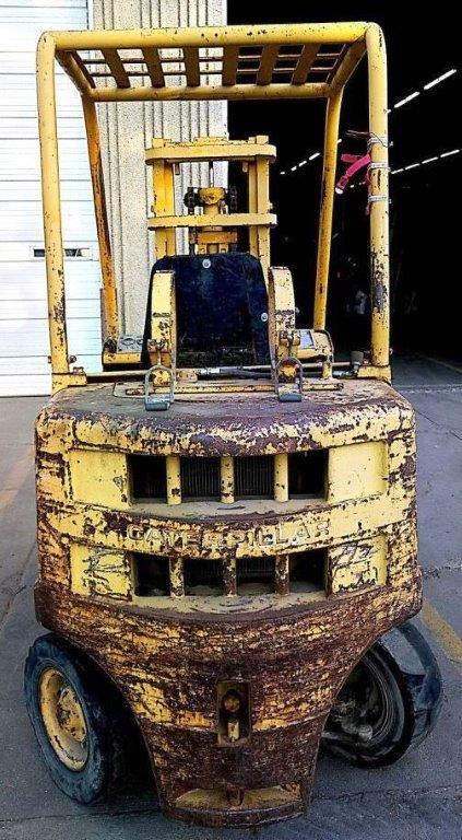 lot 8 image: 1974 Cat V45B 4500lb Forklift