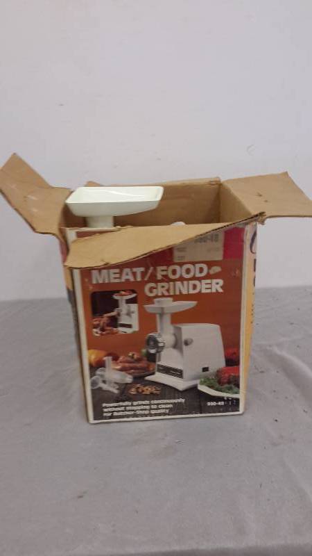 Meat grinder