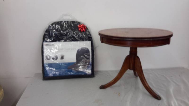 Small round table--20