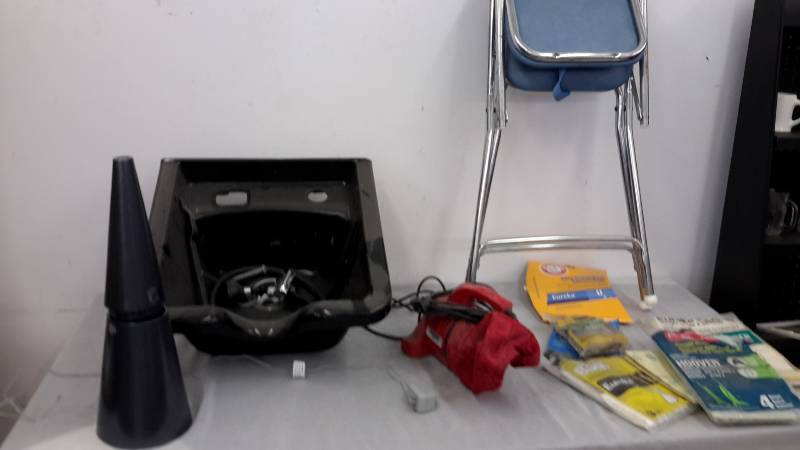 Salon sink, high chair