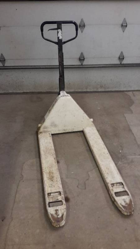 Jet pallet jack