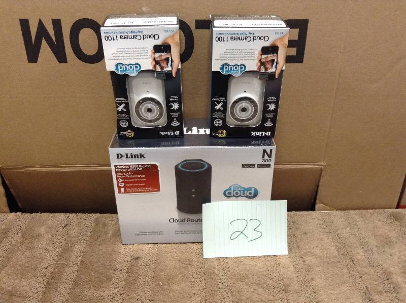 lot 23 image: D-Link Router and 2 Cloud 1100 DayNight Cameras New