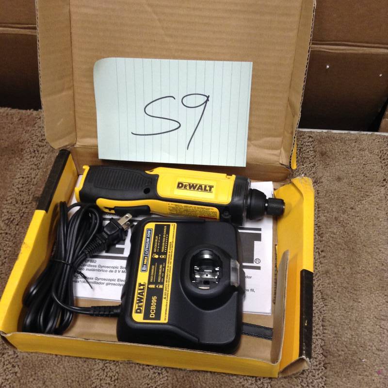 lot 59 image: DEWALT DCF682N1 8V MAX Gyroscopic Inline Screwdriver