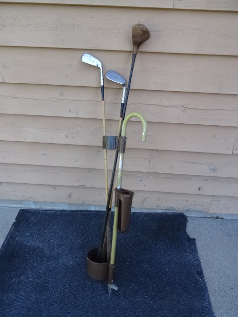 lot 2 image: Original Stand Bag With Clubs