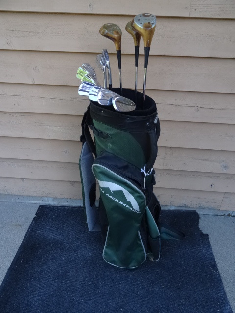 lot 9 image: Complete Matching MacGregor MT.