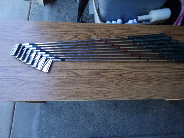 lot 39 image: Ben Hogan Irons. 2-9 Apex