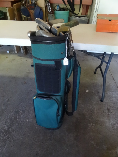 lot 64 image: Misc Putters. Qty 12 With Bag