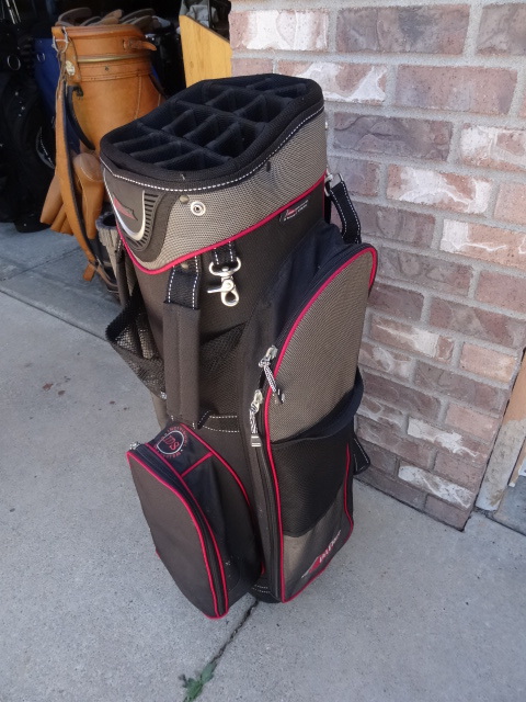 lot 88 image: Datrek Golf Bag