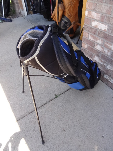 lot 90 image: Ram Golf Bag